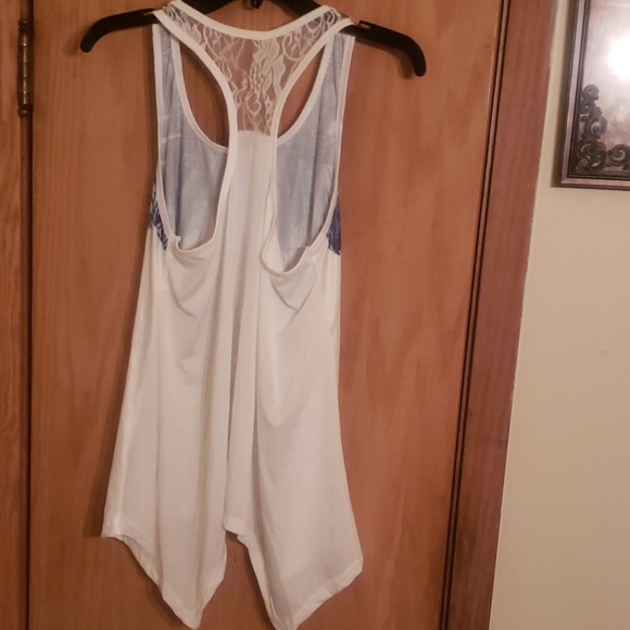 Tops - Picture 2 of 3